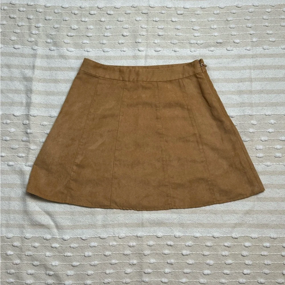 BCBGeneration faux suede A line seamed cognac/tan mini skirt size 8 - Picture 3 of 10
